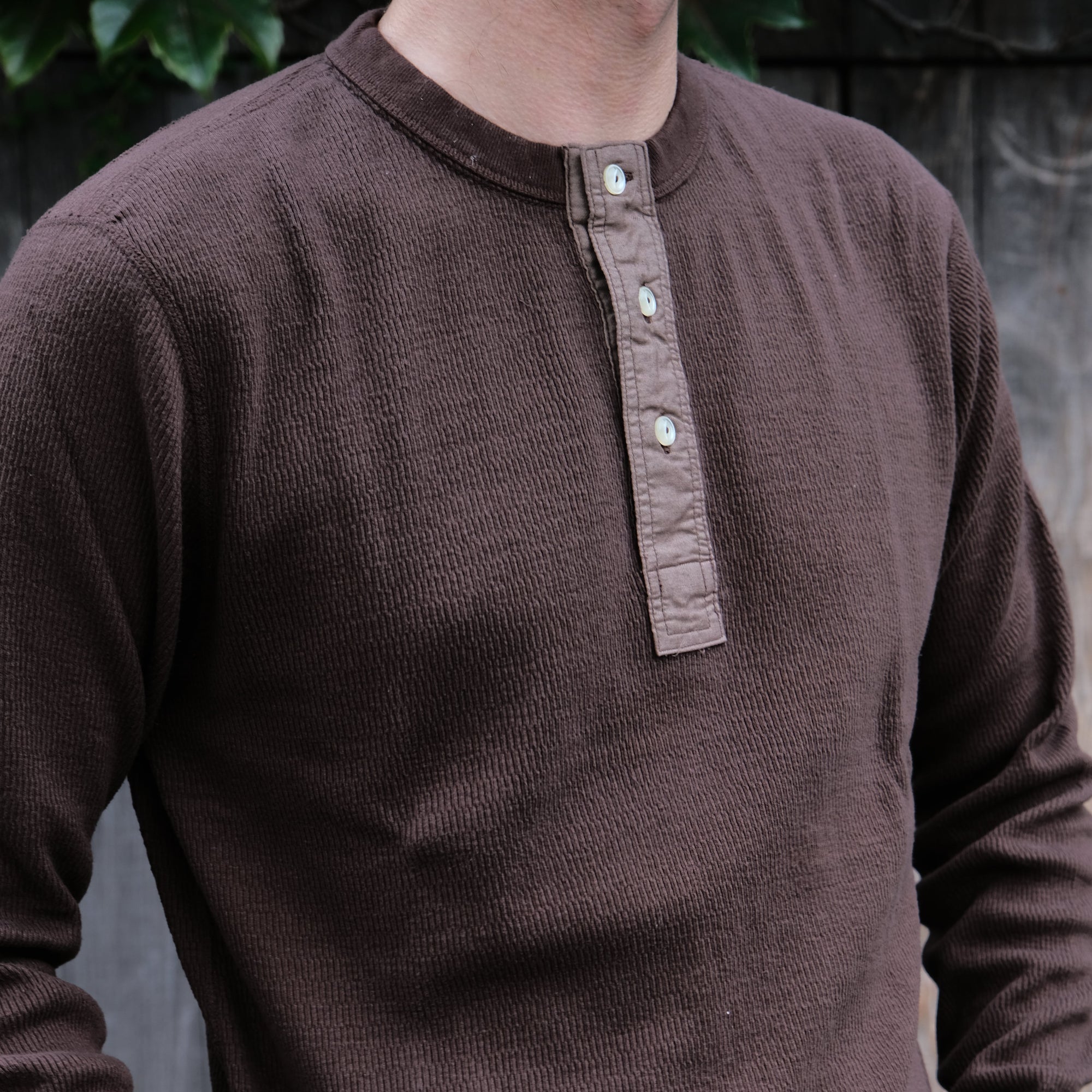 Loop & Weft Supima Long Honeycomb Thermal Henley (Brown)