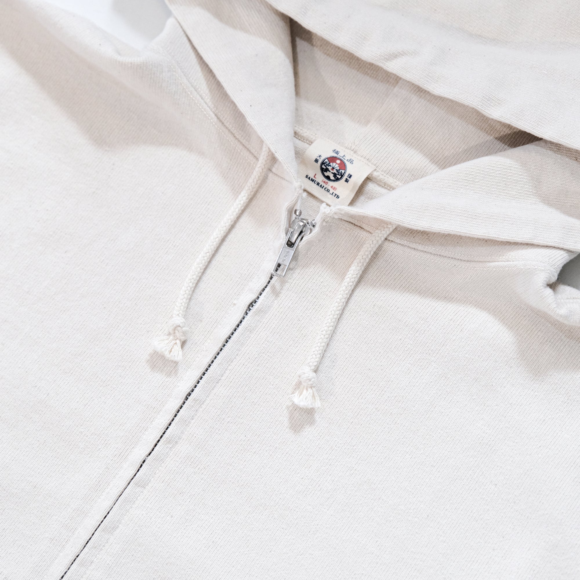 ミュージシャン ZUTOMARUKI Hoodie (White) ミュージシャン ZUTOMARUKI Hoodie (White) ZUTOMARUKI Hoodie