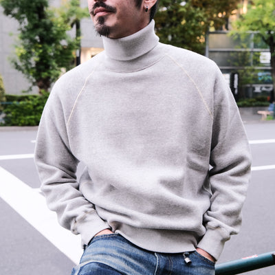 Loop & Weft Super Fluffy Knit Turtleneck Sweatshirt (Gray)