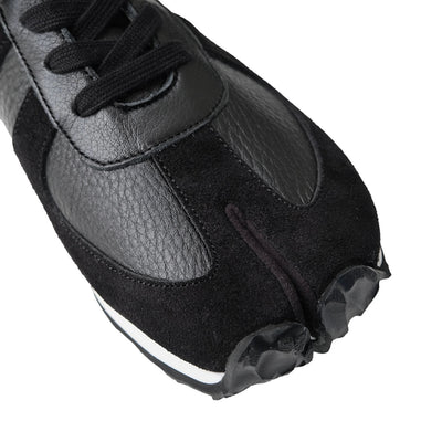 Tabito "Brace" Sneakers (Black)