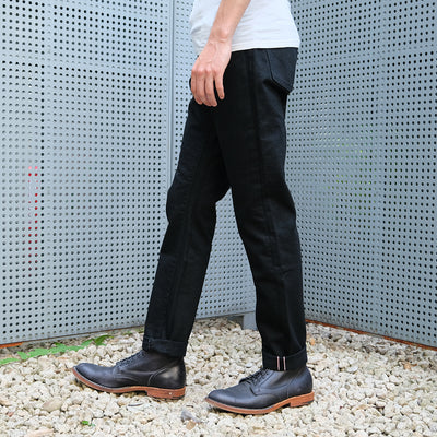 Momotaro 15.7oz. Black GTB Selvedge Jeans (Narrow Tapered)