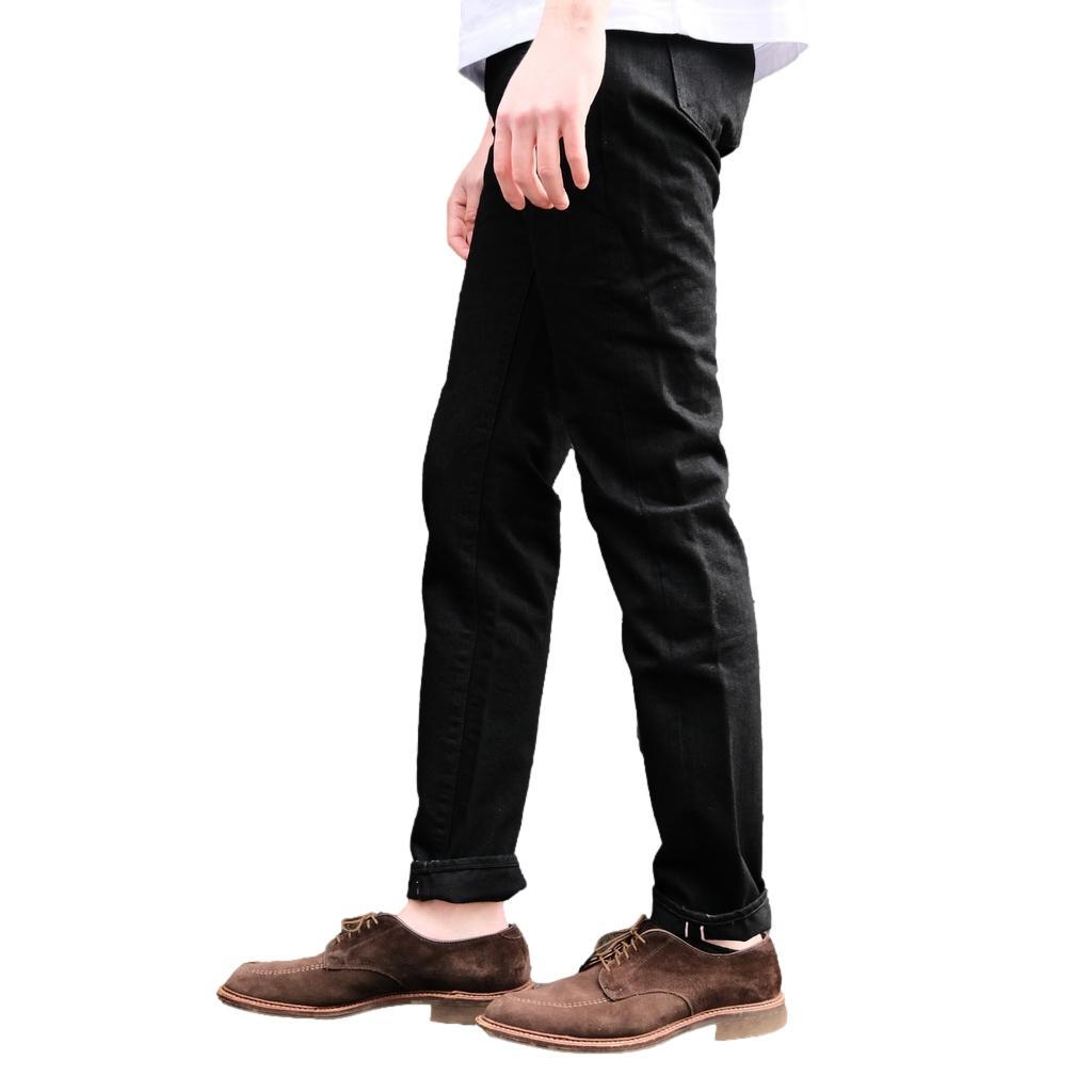 Momotaro "Classic" Black Selvedge Jeans (Slim Tapered)