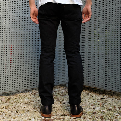 Uniqlo super-black Selvedge Denim Jeans Size 32, Men's Fashion, Bottoms,  Jeans on Carousell