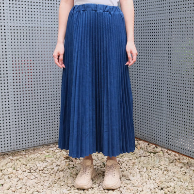 [Women's] Urvin Pleated Denim Skirt